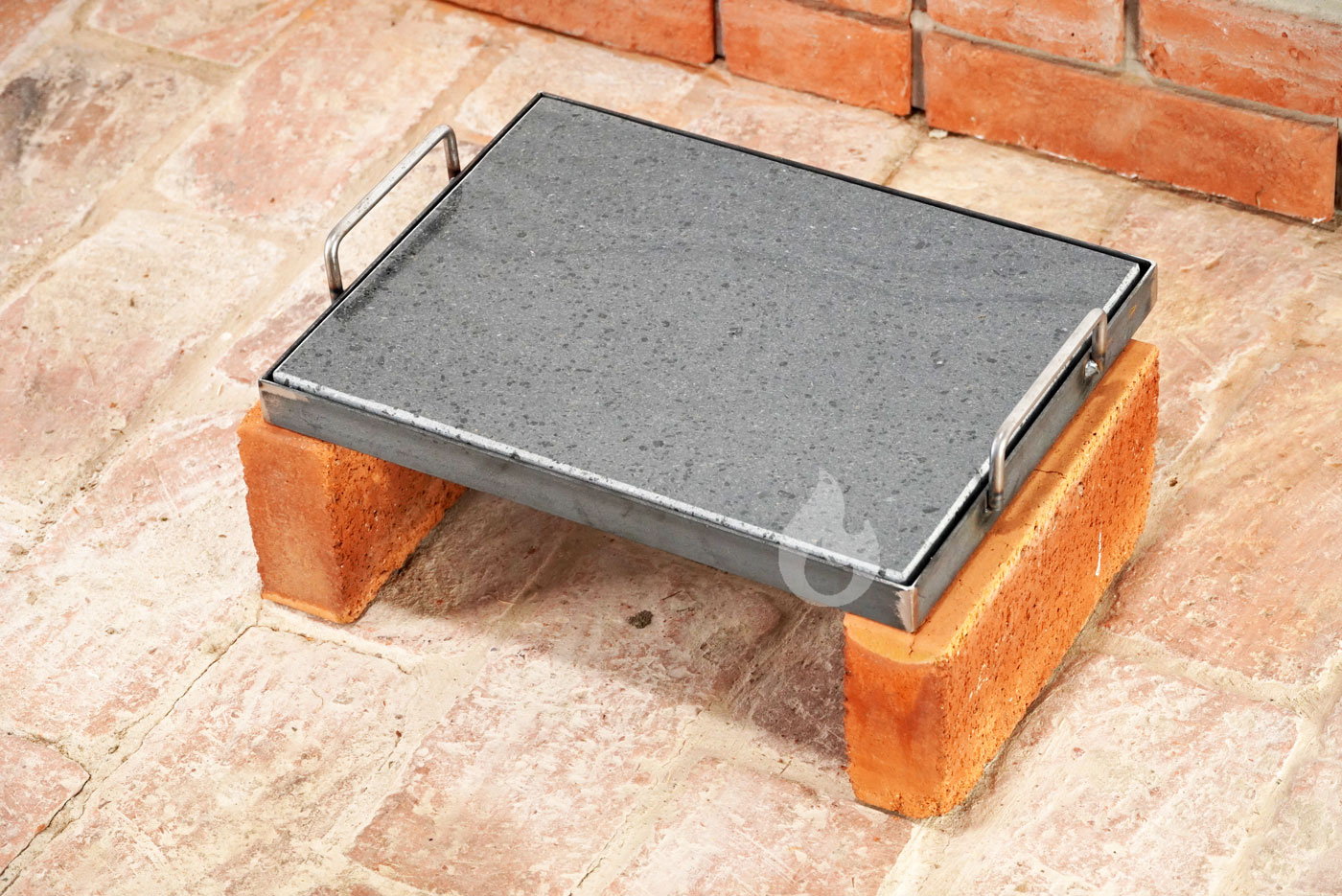 Braver Rámeček pro grilovací kámen 40x30cm s madly, ocelový nelakovaný