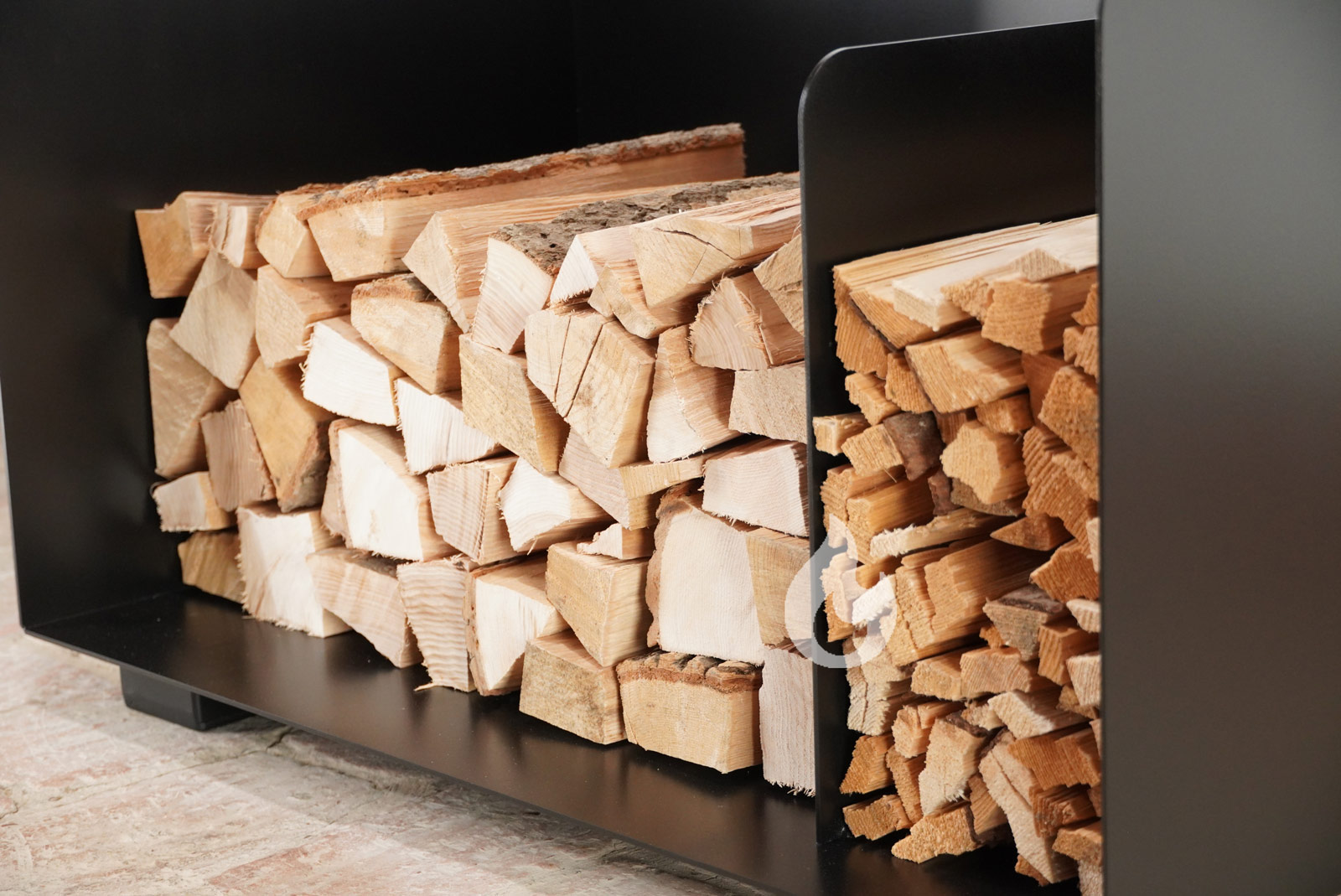 BRAVER Stojan, dřevník, zásobník na krbové dřevo 2-BOX Flop 80x45x45cm, 4 nožky, černý, P-přepážka