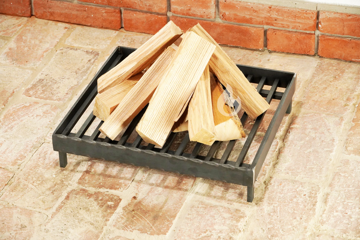 Braver rošt do krbu Barrier V12-6, 51x45x11 cm, topeniště na nožkách, zdobená zábrana