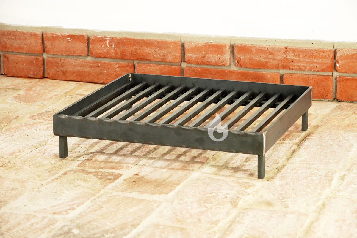 Braver rošt do krbu Barrier V12-6, 51x45x11 cm, topeniště na nožkách, zdobená zábrana