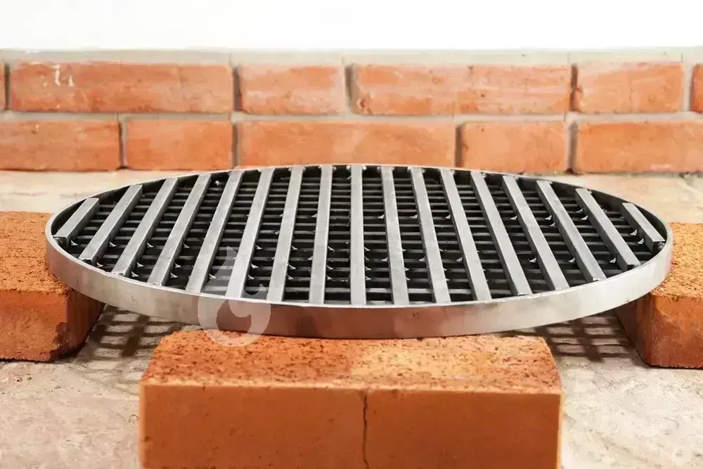 Braver Kruhový palivový rošt O-XCross 56 cm do zahradního krbu, mříž 12x12, lem 25 mm