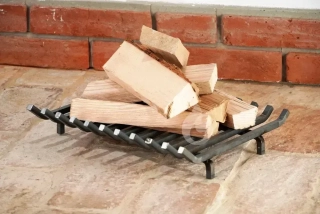 Rošt do ohniště krbu Braver G1 39x33 cm, ocelový, 4 nožky 12x12 mm - malý